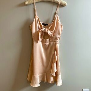 Flirty, light peach, silky ruffle dress - Size S